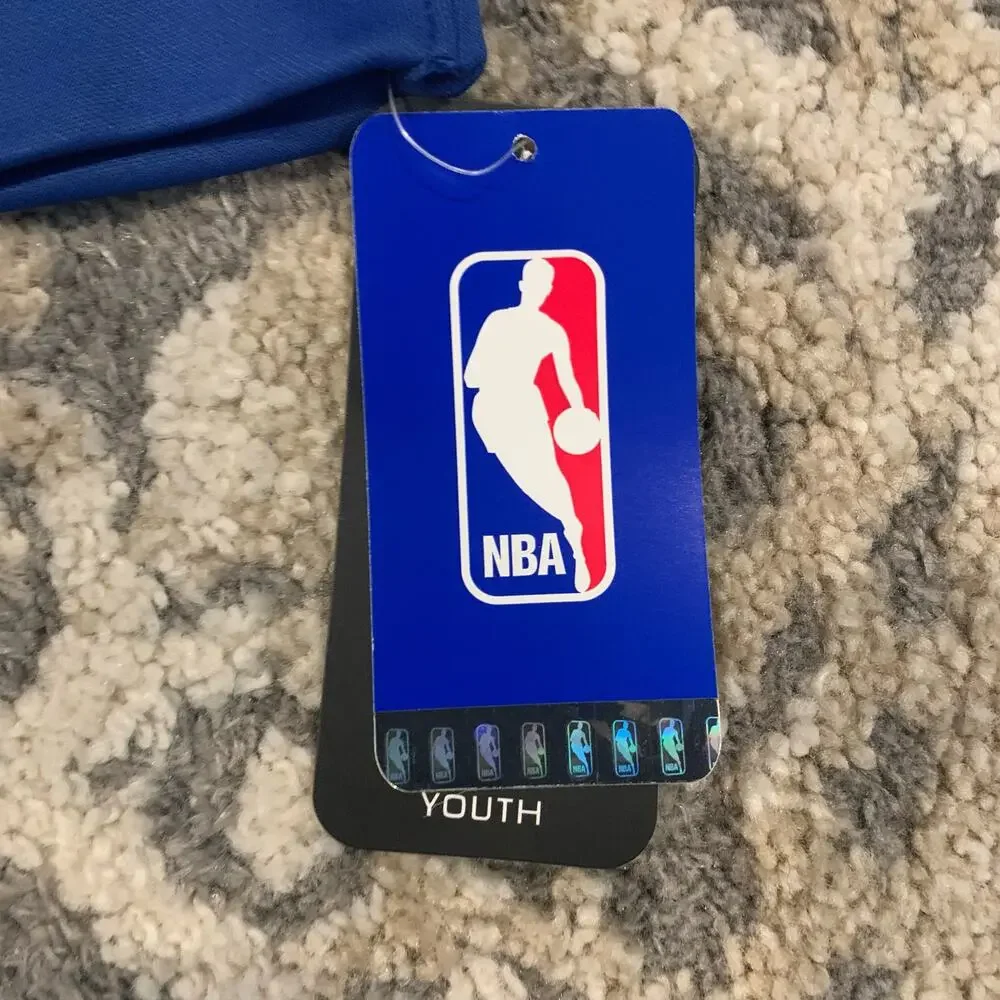 NWT New York Knicks NBA Apparel Sweatshirt Youth Size Medium (10/12)